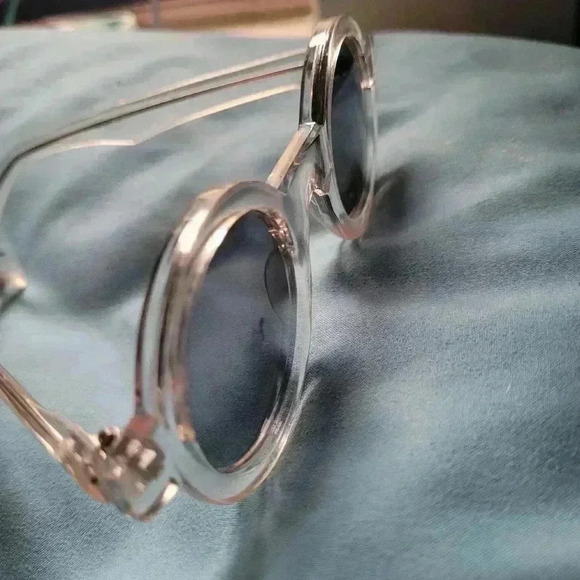 COPY  - NWOT Blue Gradient Round Ladies Glasses - Picture 4 of 5